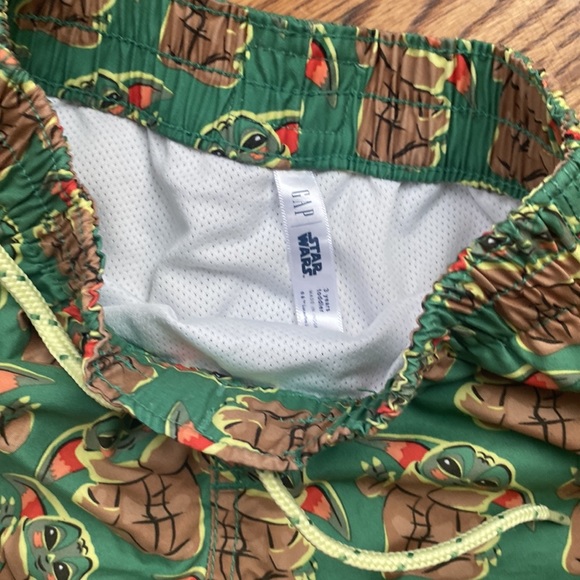 Gap Yoda swim trunks - Picture 3 of 3